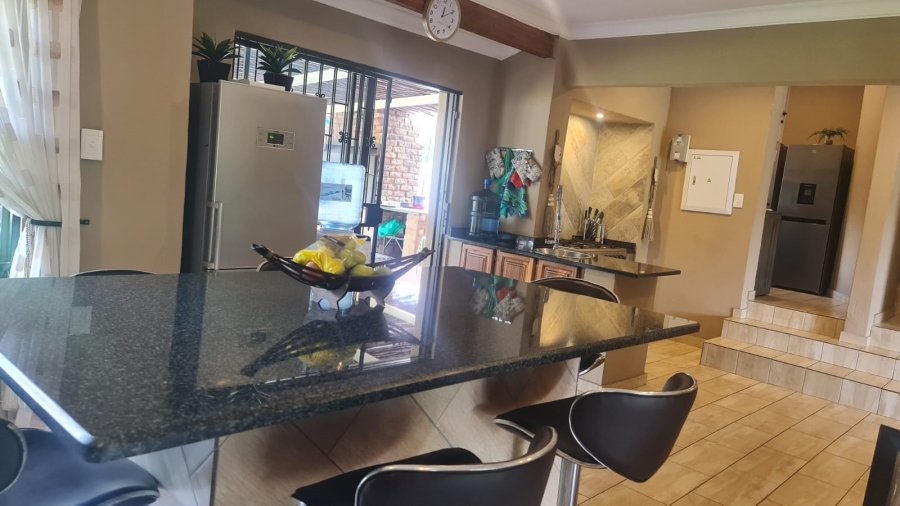 7 Bedroom Property for Sale in Cashan North West